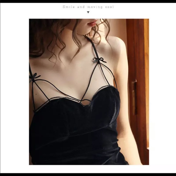 Black Lace Velvet Nightdress Set - Picture 6 of 14